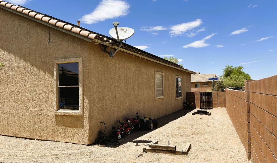 1102 E Mud Spring Canyon Ln, Sahuarita, AZ 85629 - 3 Beds, 2 Bath