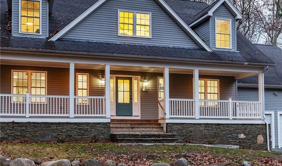 247 Glen Hill Dr, North Kingstown, RI 02874 - 4 Beds, 2 Bath