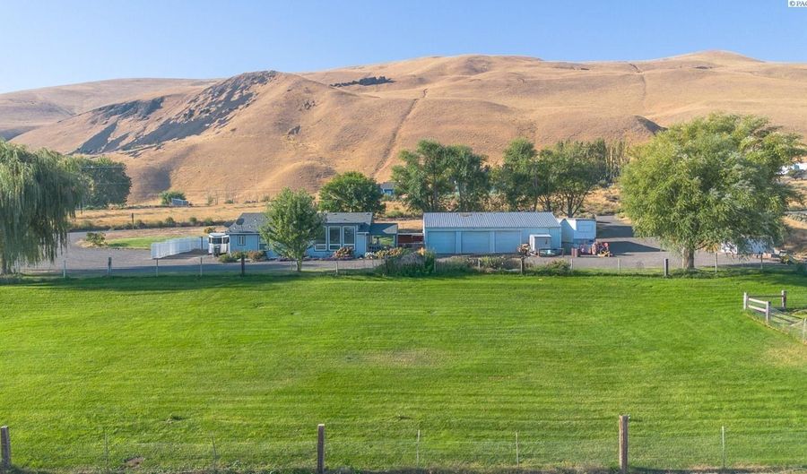 14204 W Yakitat Pl, Benton City, WA 99320 - 3 Beds, 2 Bath