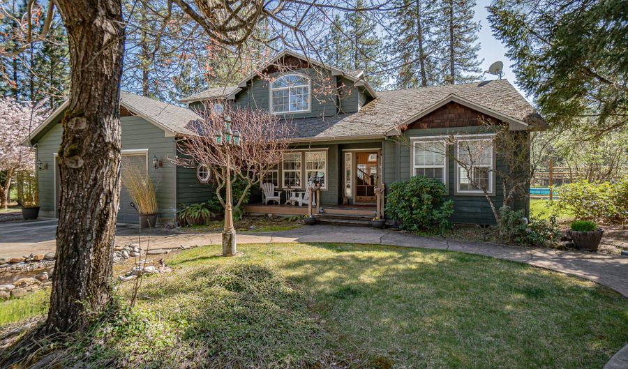 7888 Redthorne Rd, Rogue River, OR 97537 - 4 Beds, 3 Bath