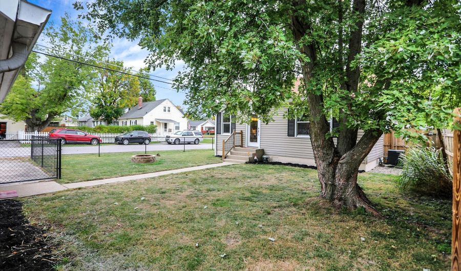 301 N 17th Ave, Beech Grove, IN 46107 - 4 Beds, 2 Bath