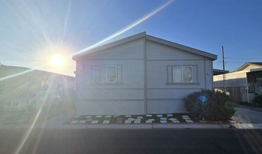 6105 E. Sahara Ave 10, Las Vegas, NV 89142 - 4 Beds, 3 Bath