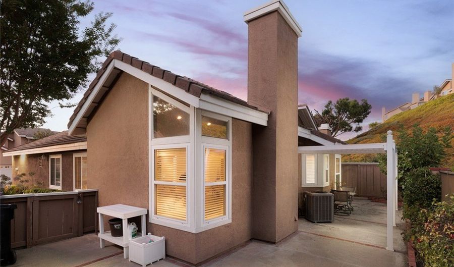 830 S Sapphire Ln, Anaheim, CA 92807 - 3 Beds, 2 Bath