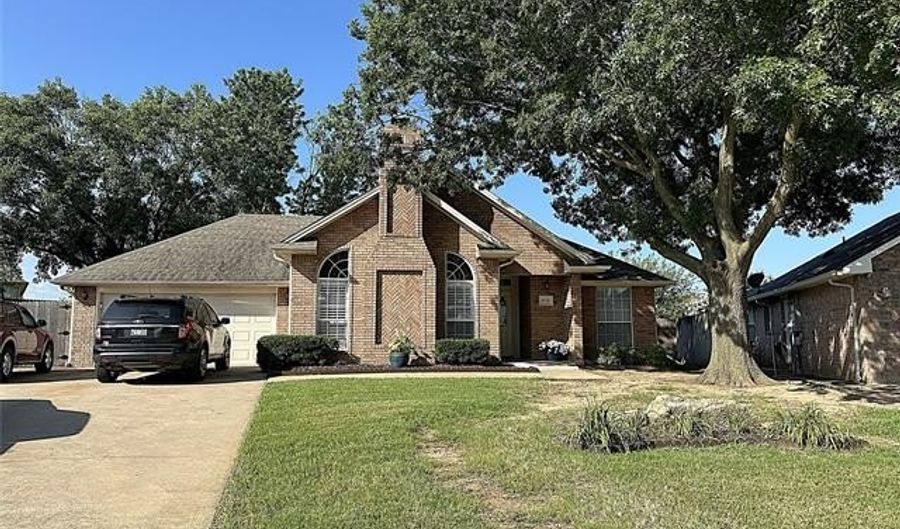 1530 Persimmon, Ardmore, OK 73401 - 3 Beds, 2 Bath