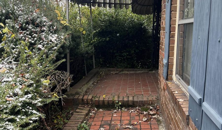 5290 Winchester Ave, Ashland, KY 41101 - 4 Beds, 2 Bath