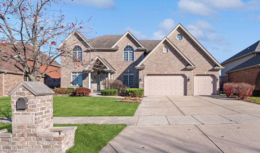 13723 Legend Trail Ln, Orland Park, IL 60462 - 4 Beds, 4 Bath