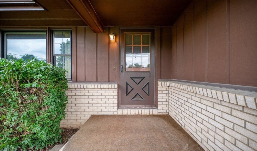 950 Kirwan Dr, Austintown, OH 44515 - 3 Beds, 2 Bath