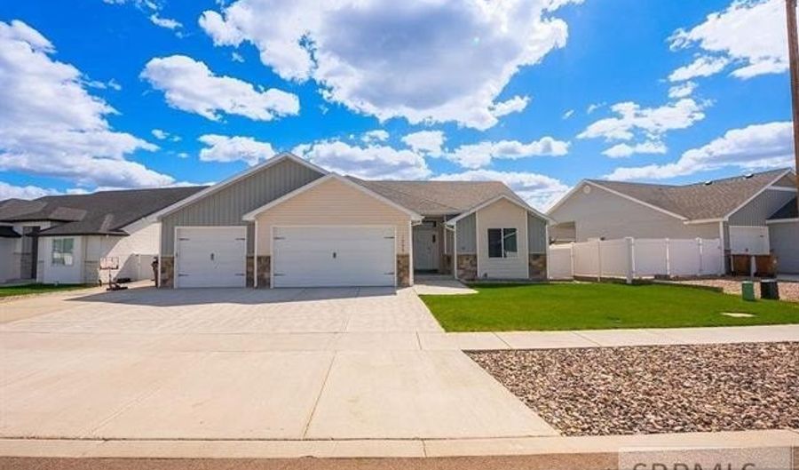 1205 Angela St, Chubbuck, ID 83202 - 6 Beds, 3 Bath
