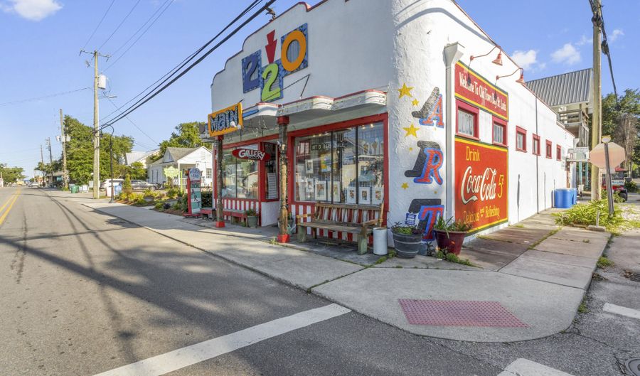220 Main -105 South Toulme St, Bay St. Louis, MS 39520 - 3 Beds, 4 Bath