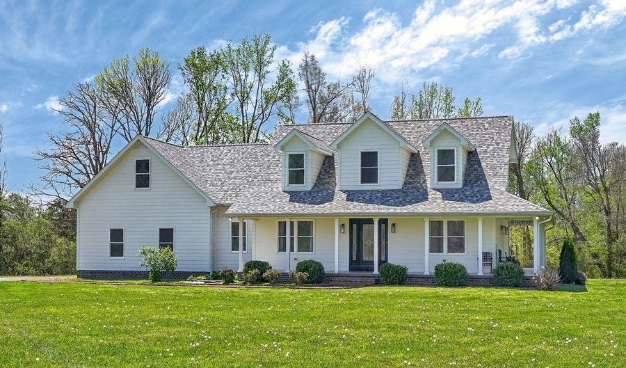 302 Ligon Ln, Baxter, TN 38544 - 4 Beds, 2 Bath
