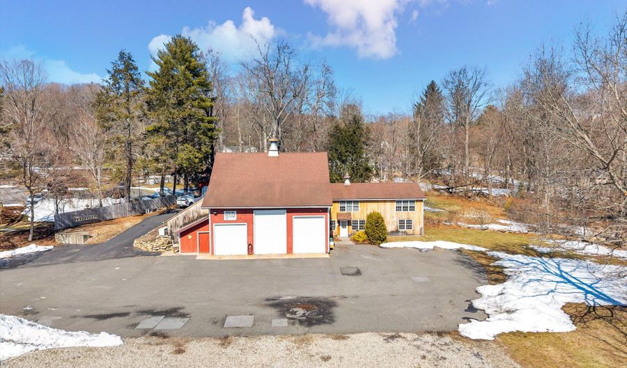 321 Albany Tpke, Canton, CT 06019 - 0 Beds, 0 Bath