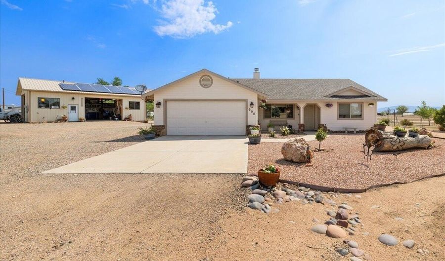 900 W Road 2 S, Chino Valley, AZ 86323 - 3 Beds, 2 Bath