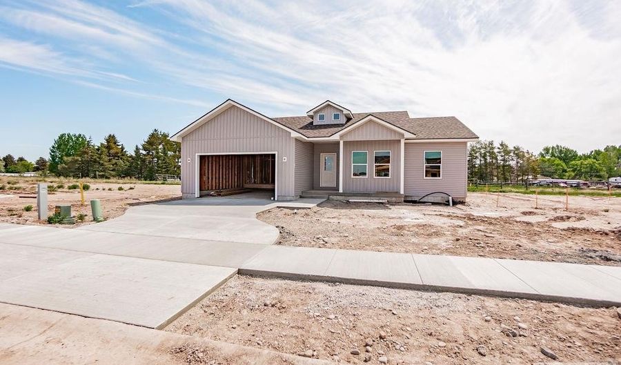 3985 Mountain Bluebird Way, Ammon, ID 83406 - 3 Beds, 2 Bath