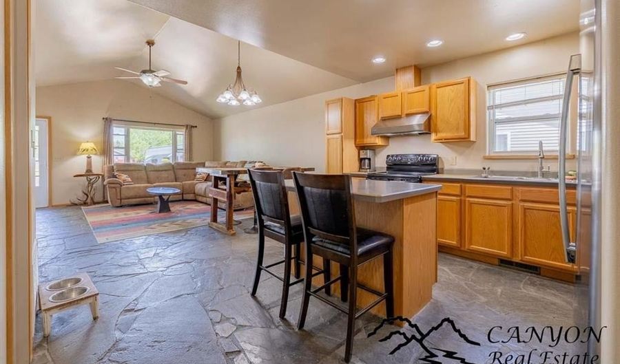 1014 Glade Ct, Cody, WY 82414 - 3 Beds, 2 Bath