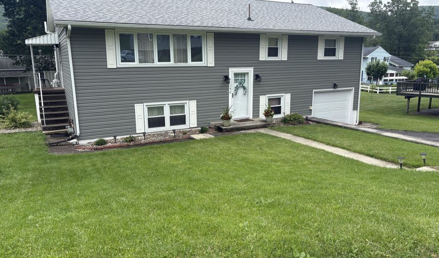 152 Indiana Dr, Altoona, PA 16602 - 3 Beds, 2 Bath