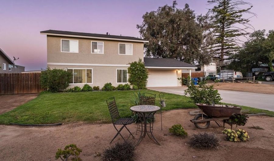 435 W Hawthorne St, Fallbrook, CA 92028 - 3 Beds, 2 Bath