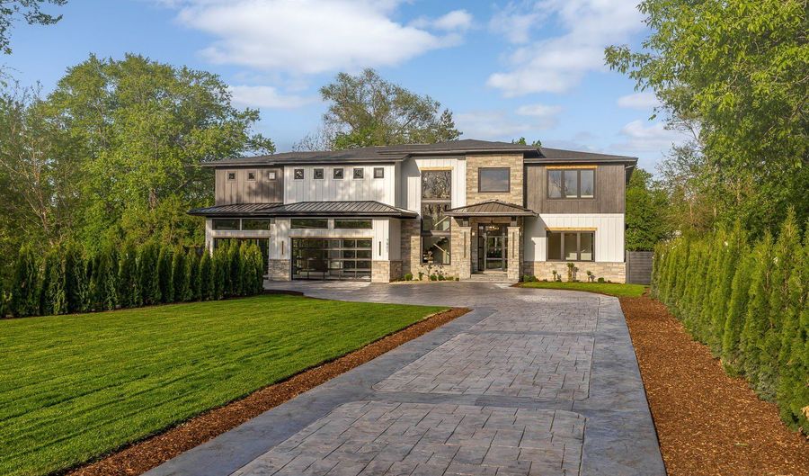 1801 N Clarence Ave, Arlington Heights, IL 60004 - 5 Beds, 5 Bath