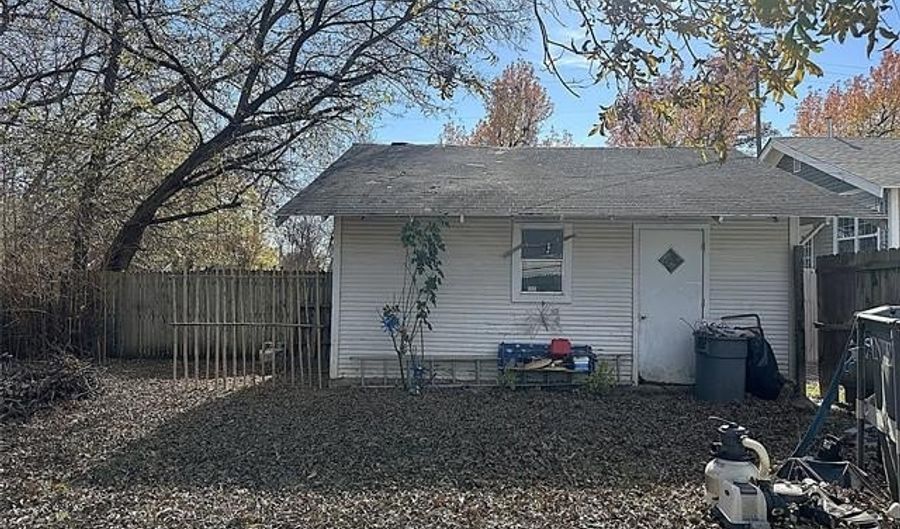 332 I St SW, Ardmore, OK 73401 - 3 Beds, 1 Bath