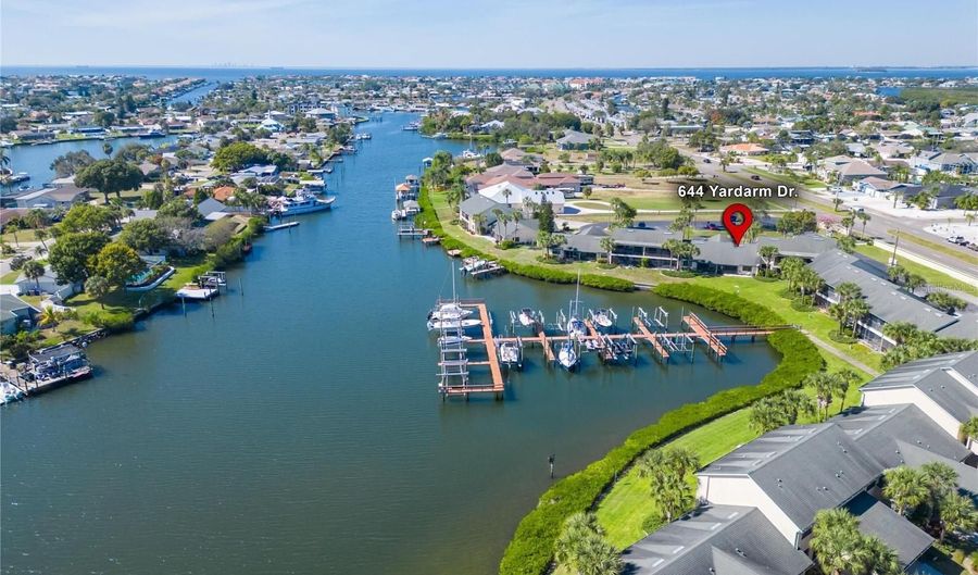 644 YARDARM Dr 22, Apollo Beach, FL 33572 - 2 Beds, 2 Bath