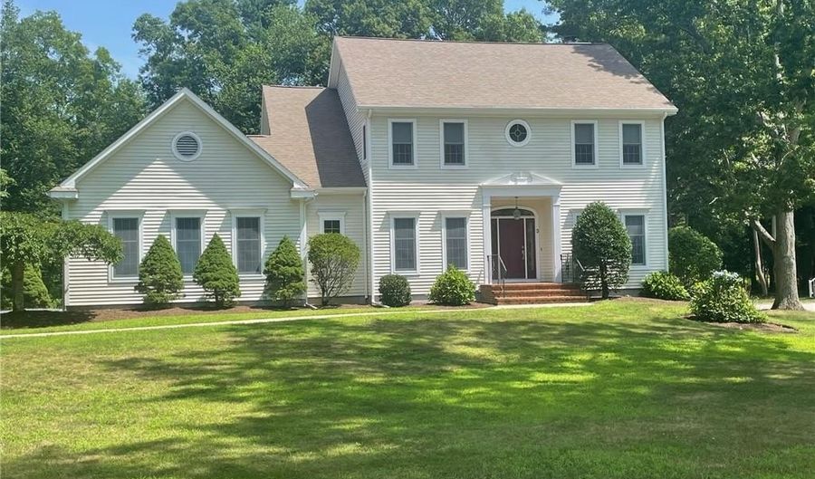 3 Connor Ln, Barrington, RI 02806 - 4 Beds, 3 Bath