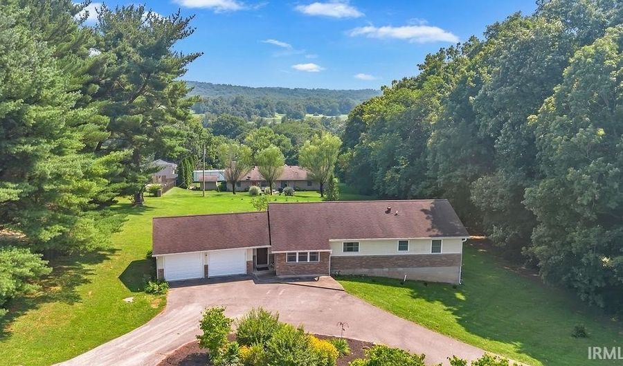 1744 Parkview Dr, Bedford, IN 47421 - 3 Beds, 2 Bath