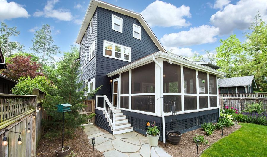 1303 S Forest Ave, Ann Arbor, MI 48104 - 4 Beds, 3 Bath