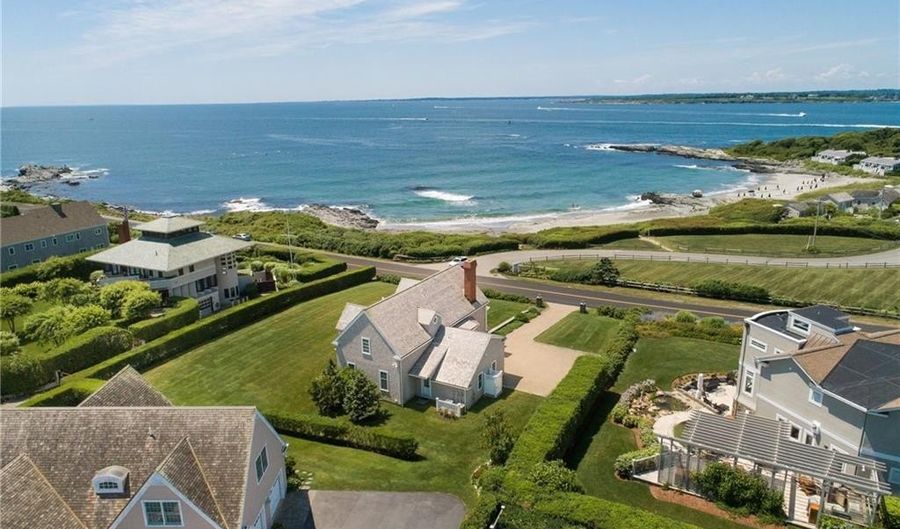 591 Ocean Ave, Newport, RI 02840 - 2 Beds, 3 Bath