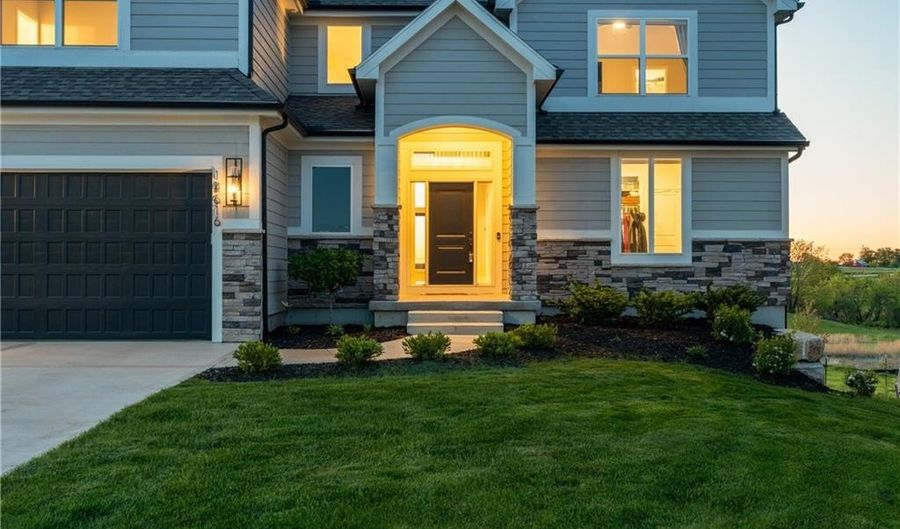 14616 Aspen Cir, Basehor, KS 66007 - 6 Beds, 5 Bath