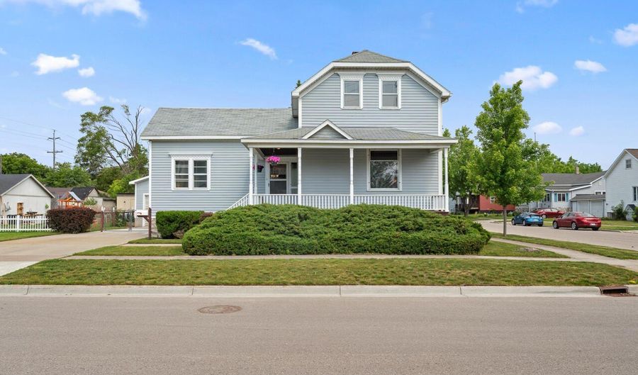 623 Merchant St, Alpena, MI 49707 - 3 Beds, 2 Bath