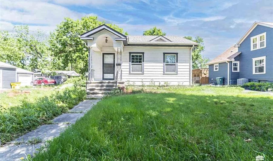 317 NE 9th St, Abilene, KS 67410 - 2 Beds, 1 Bath