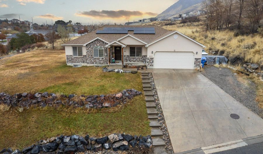 3870 W MOUNTAINTOP Cir, Cedar Hills, UT 84062 - 6 Beds, 3 Bath