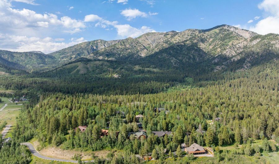 445 ASPEN RIDGE Trl, Alpine, WY 83128 - 4 Beds, 3 Bath