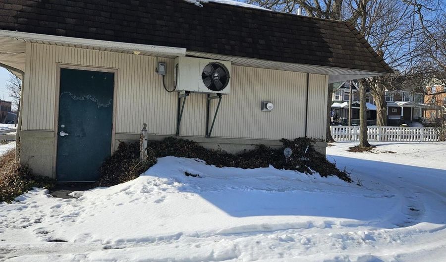 402 N Superior St, Albion, MI 49224 - 0 Beds, 1 Bath
