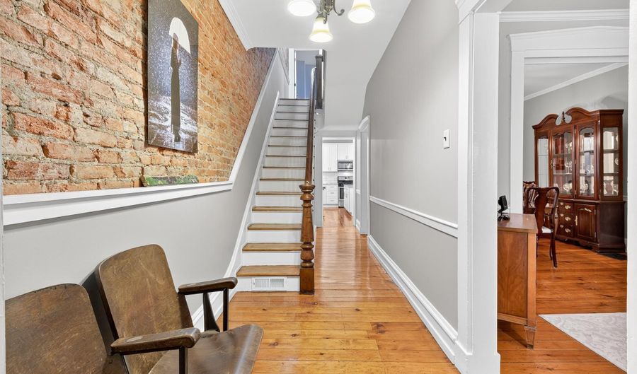 126 N CHARLOTTE St, Lancaster, PA 17603 - 3 Beds, 3 Bath