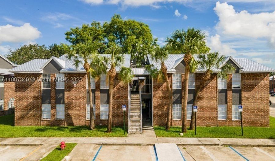 2000 S Main St 000, Belle Glade, FL 33430 - 2 Beds, 1 Bath