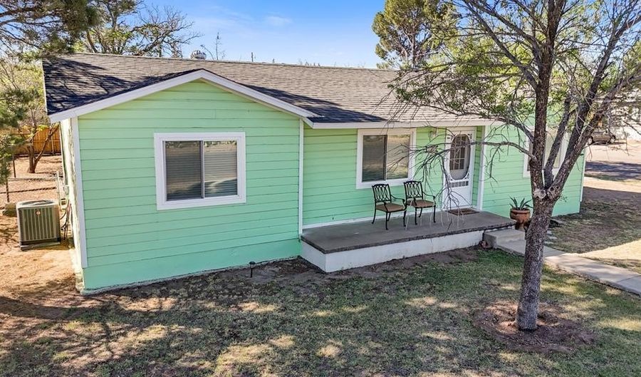 308 W Fort Davis, Alpine, TX 79830 - 3 Beds, 2 Bath