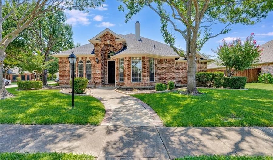 1303 Woodmoor Dr, Allen, TX 75013 - 4 Beds, 2 Bath