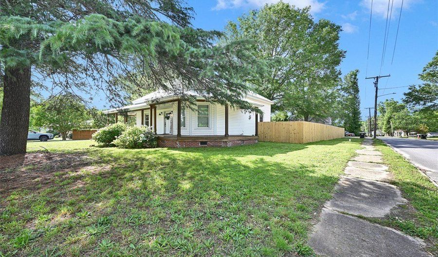 301 Blue Ridge Ave, Belton, SC 29627 - 3 Beds, 2 Bath