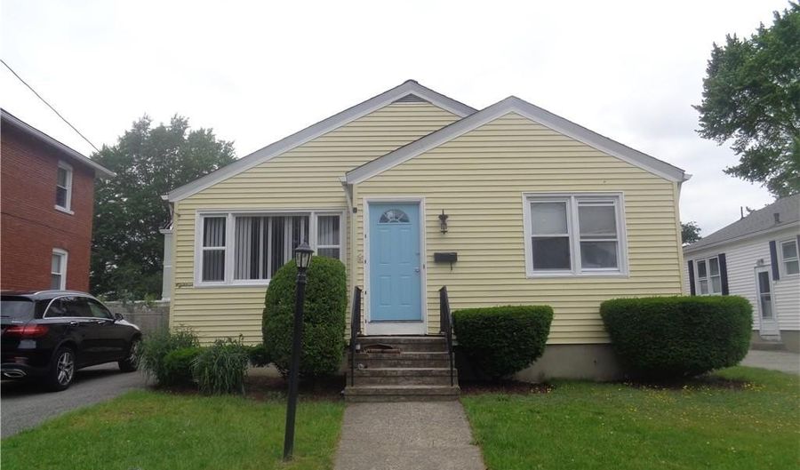 18 DICKINSON Ave, North Providence, RI 02904 - 3 Beds, 1 Bath