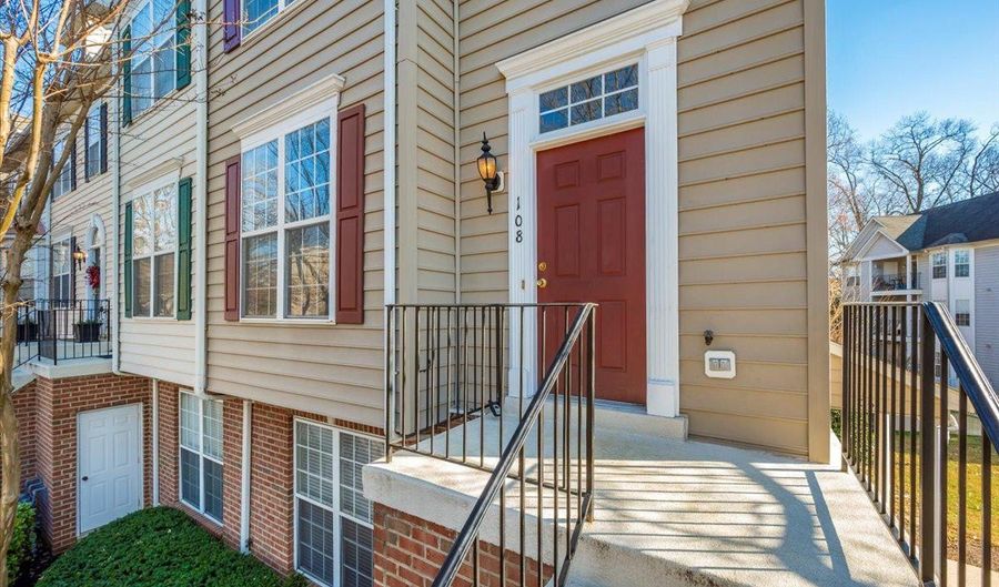 108 HARBOUR HEIGHTS Dr, Annapolis, MD 21401 - 2 Beds, 3 Bath