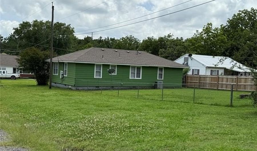 911 E Polk Ave, McAlester, OK 74501 - 3 Beds, 1 Bath