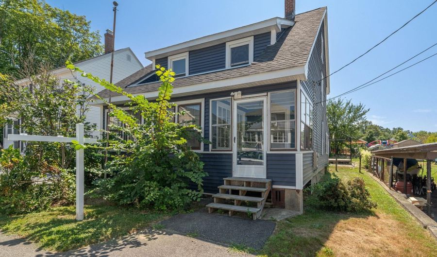 12 Whitten St, Allenstown, NH 03275 - 3 Beds, 2 Bath