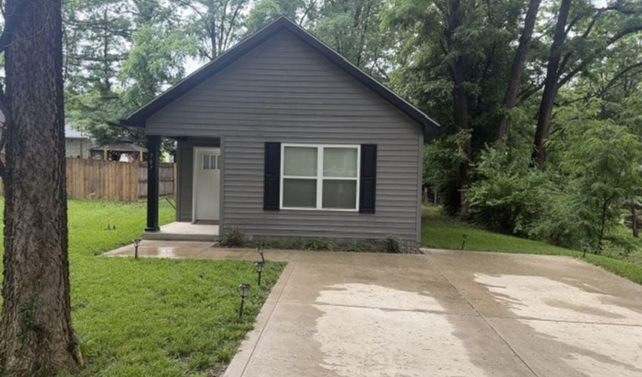 707 Edelen Ave, Bardstown, KY 40004 - 2 Beds, 2 Bath