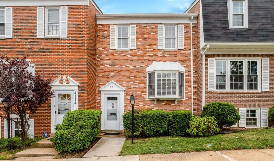 4112 CENTURY Ct, Alexandria, VA 22312 - 3 Beds, 4 Bath