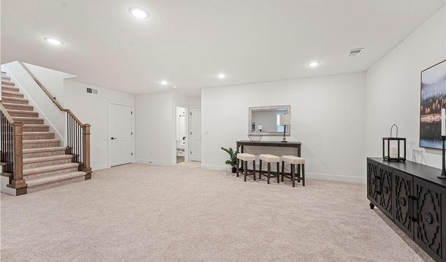 1534 N 162nd Ter, Basehor, KS 66007 - 5 Beds, 4 Bath