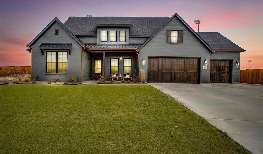 510 Eagle Ct E, Aledo, TX 76008 - 4 Beds, 3 Bath