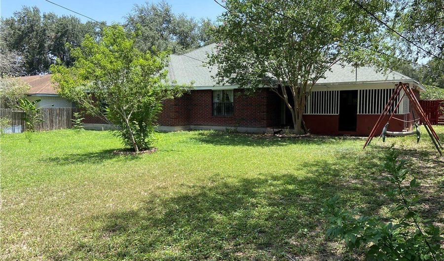 905 Franco Dr, Alice, TX 78332 - 3 Beds, 3 Bath