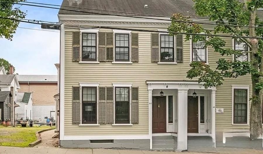 44 Bradford St 49, Bristol, RI 02809 - 3 Beds, 3 Bath