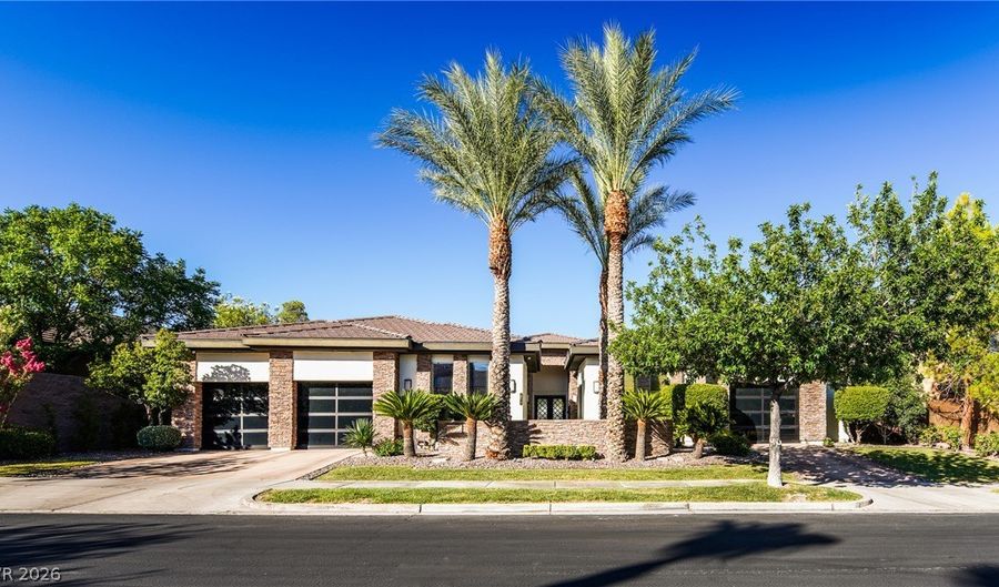 2990 Traverse Creek Ln, Las Vegas, NV 89135 - 4 Beds, 6 Bath