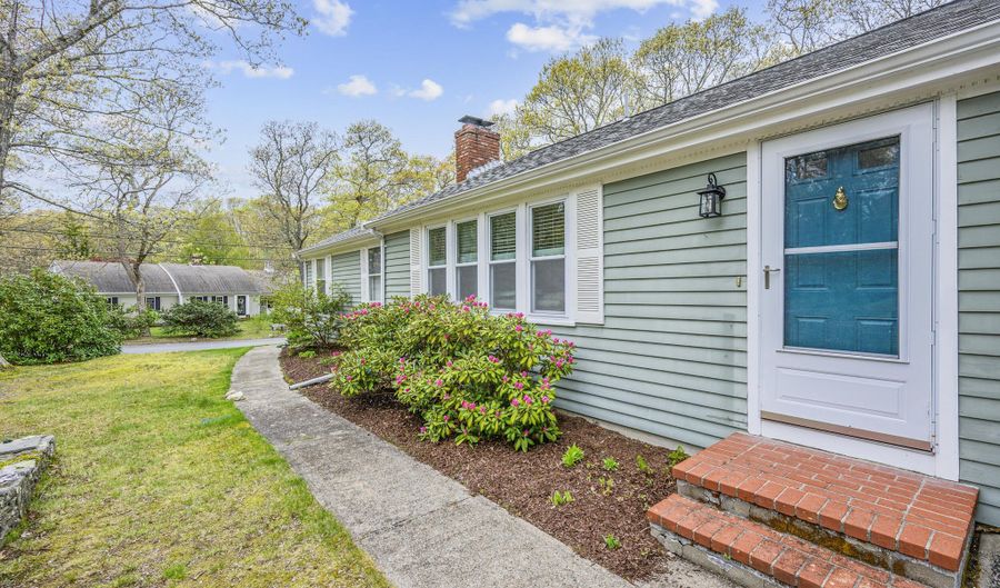 122 Salt Rock Rd, Barnstable, MA 02630 - 3 Beds, 2 Bath